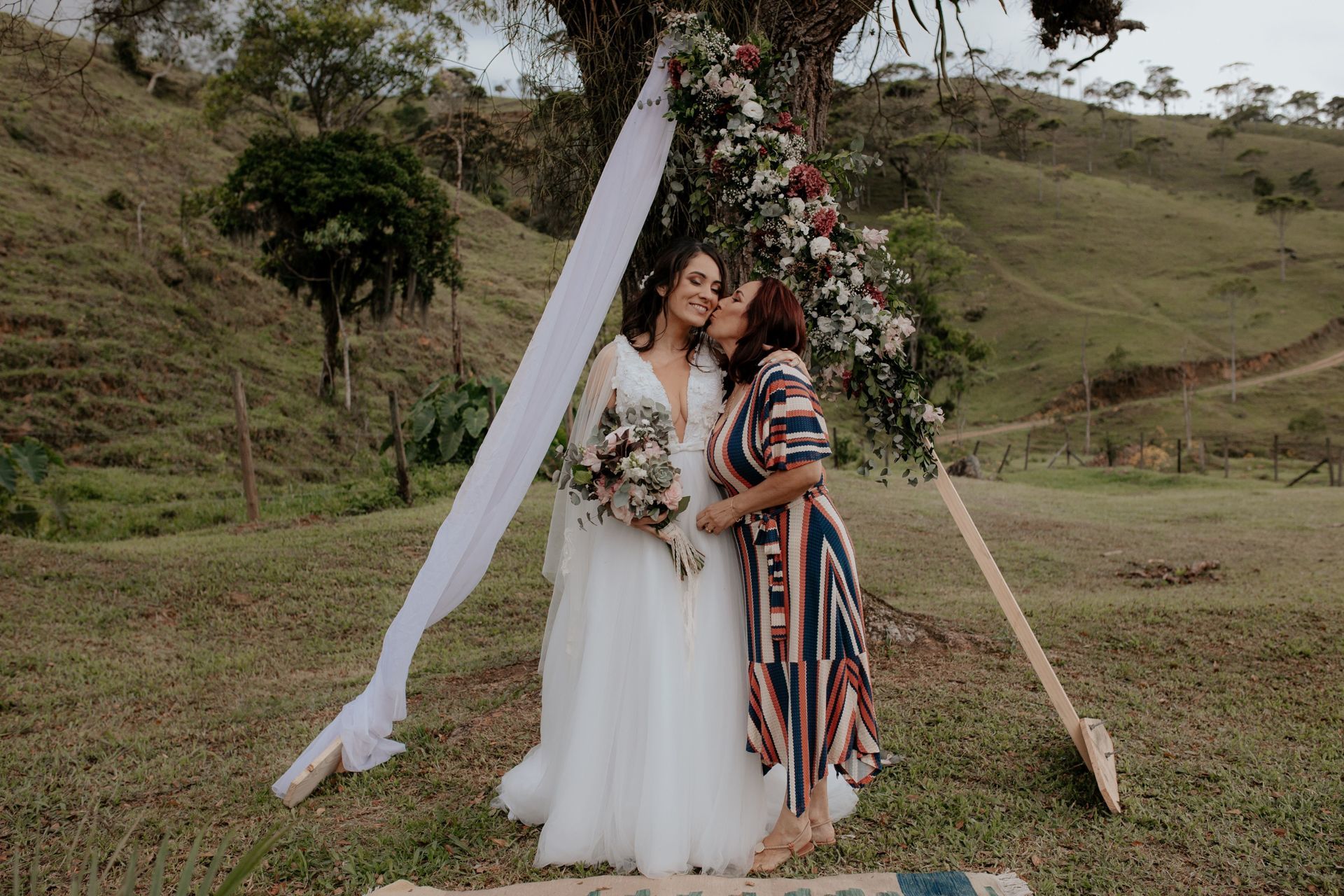 Foto Casamento no campo Diego e Suelen Foto Casamento no campo Diego e Suelen - Imagem 118