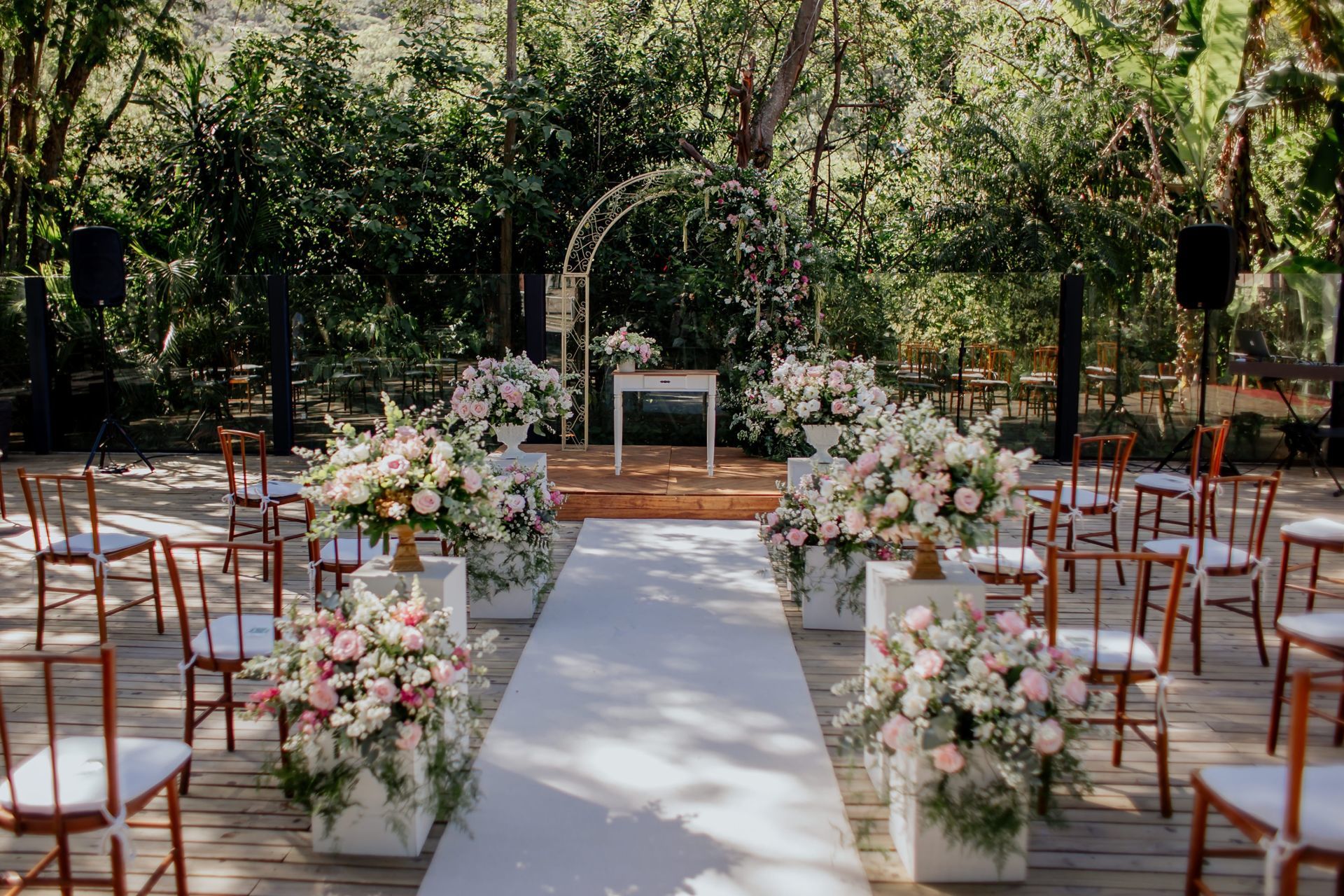 Foto Casamento no Vila dos Araçás Tami e Rogério Foto Casamento no Vila dos Araçás Tami e Rogério - Imagem 37