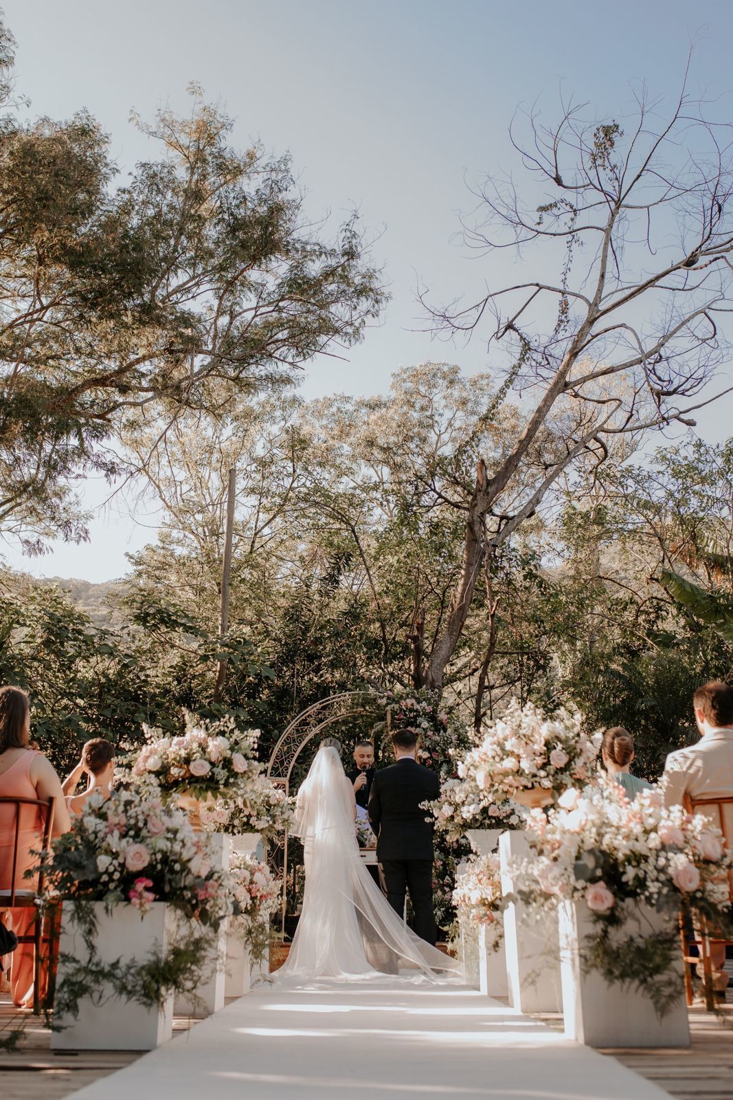 Foto Casamento no Vila dos Araçás Tami e Rogério Foto Casamento no Vila dos Araçás Tami e Rogério - Imagem 72