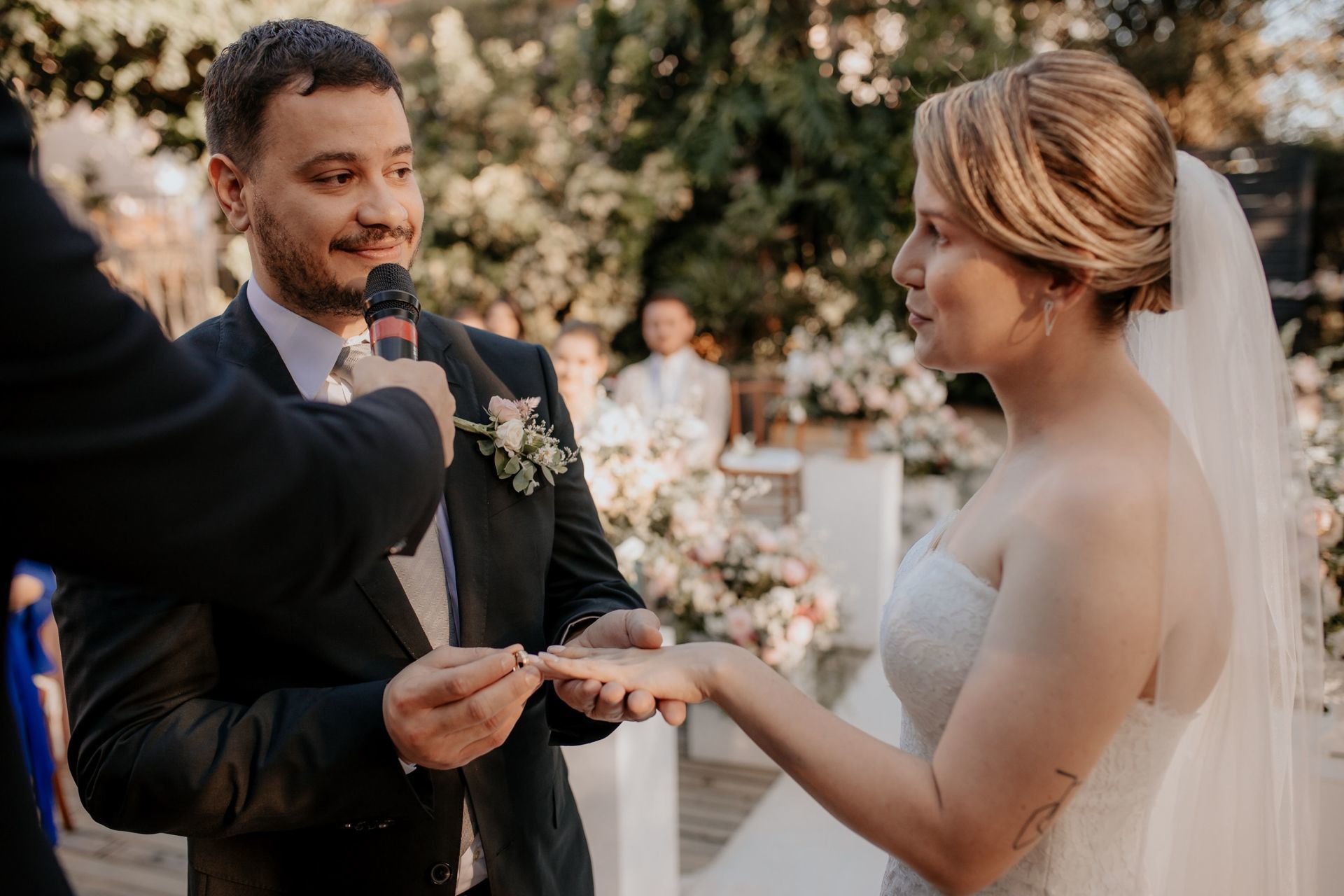Foto Casamento no Vila dos Araçás Tami e Rogério Foto Casamento no Vila dos Araçás Tami e Rogério - Imagem 112