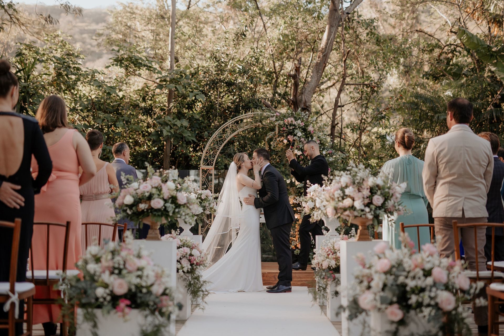 Foto Casamento no Vila dos Araçás Tami e Rogério Foto Casamento no Vila dos Araçás Tami e Rogério - Imagem 126