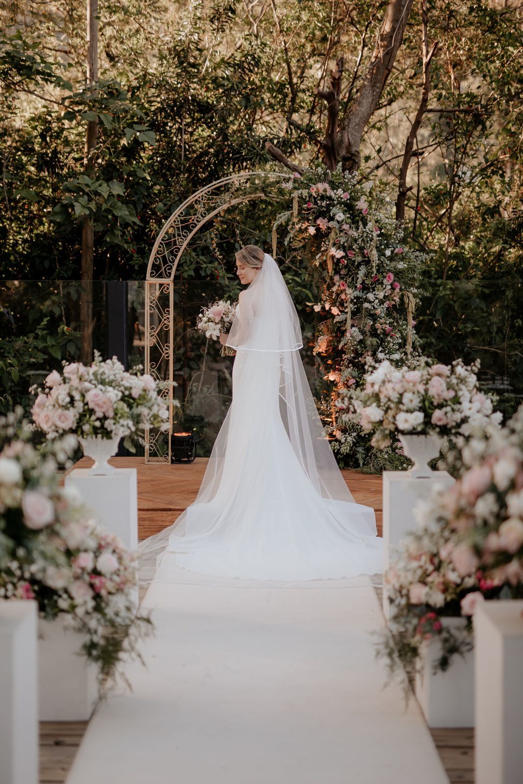 Foto Casamento no Vila dos Araçás Tami e Rogério Foto Casamento no Vila dos Araçás Tami e Rogério - Imagem 130