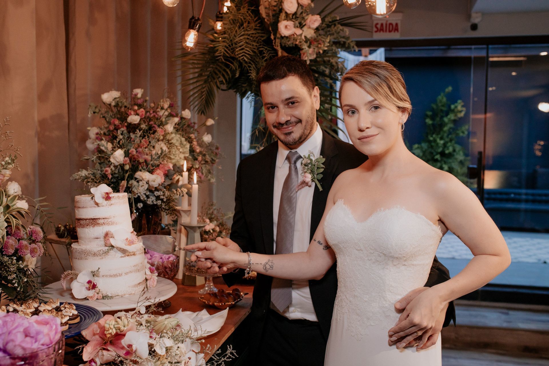 Foto Casamento no Vila dos Araçás Tami e Rogério Foto Casamento no Vila dos Araçás Tami e Rogério - Imagem 156