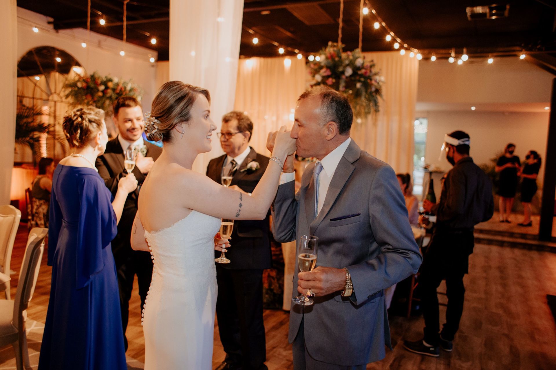 Foto Casamento no Vila dos Araçás Tami e Rogério Foto Casamento no Vila dos Araçás Tami e Rogério - Imagem 159