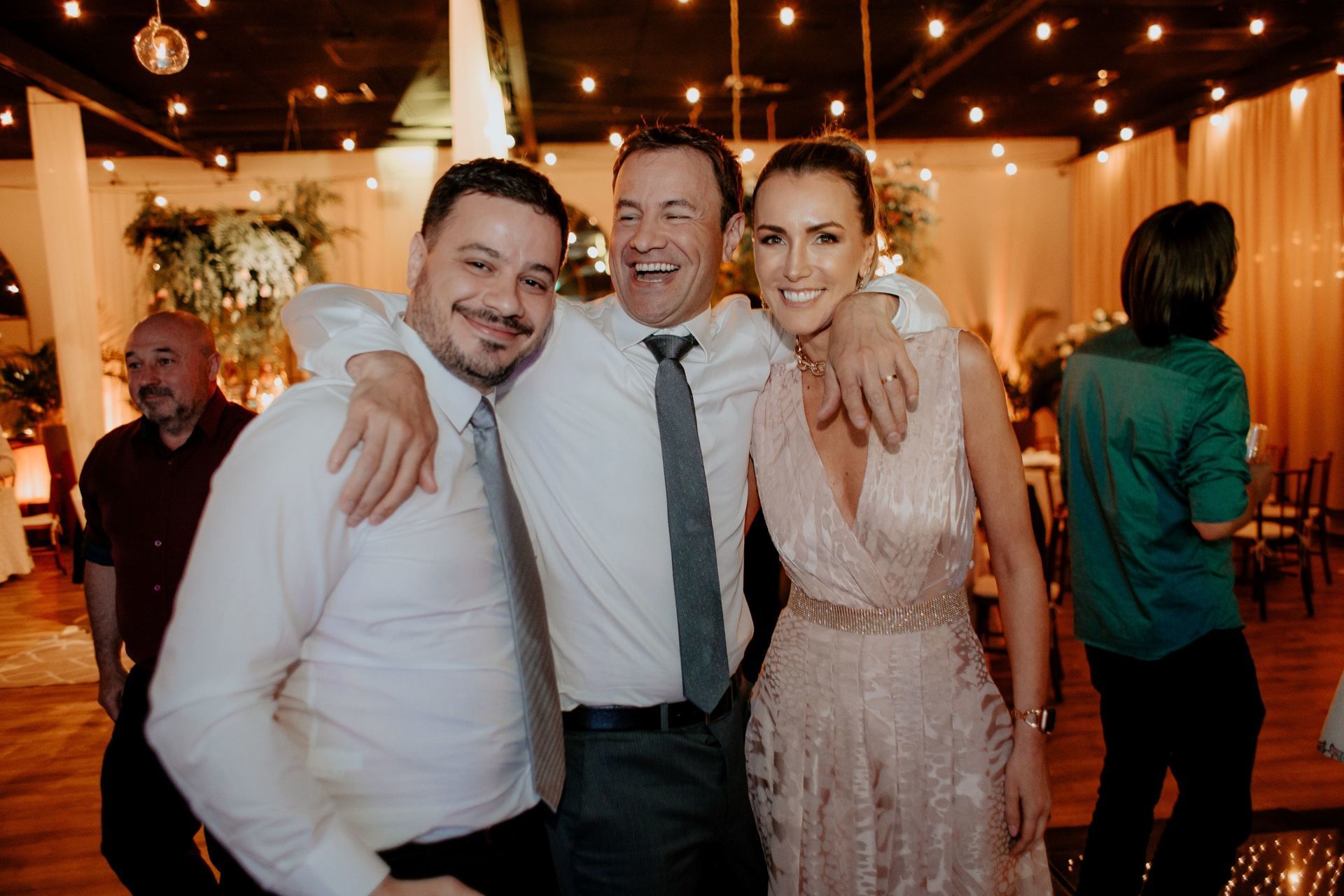 Foto Casamento no Vila dos Araçás Tami e Rogério Foto Casamento no Vila dos Araçás Tami e Rogério - Imagem 167