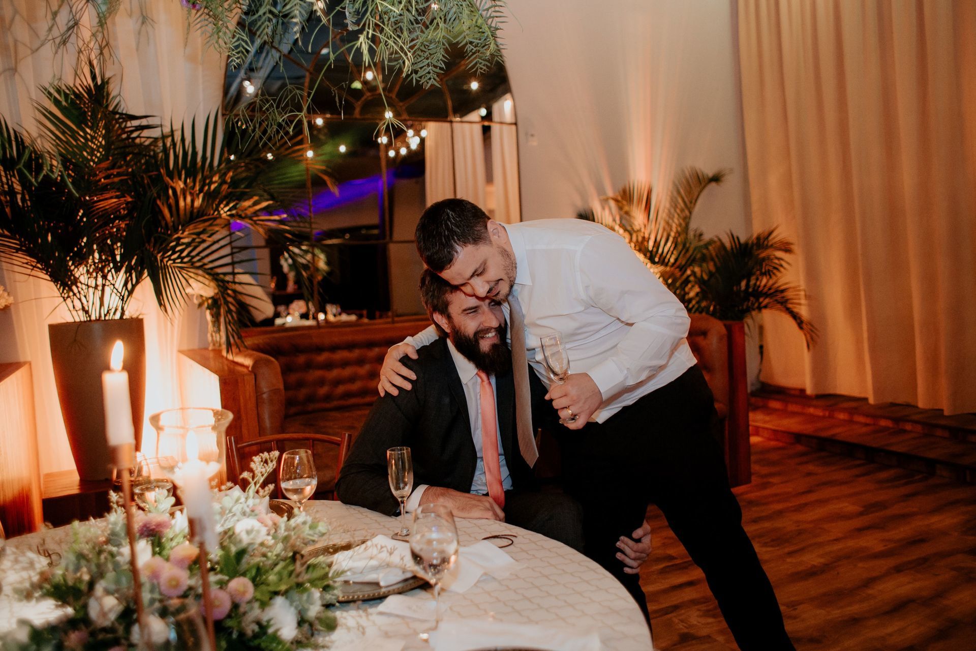 Foto Casamento no Vila dos Araçás Tami e Rogério Foto Casamento no Vila dos Araçás Tami e Rogério - Imagem 172