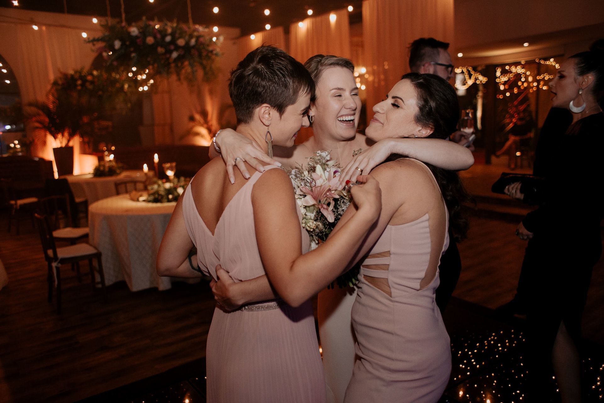 Foto Casamento no Vila dos Araçás Tami e Rogério Foto Casamento no Vila dos Araçás Tami e Rogério - Imagem 242