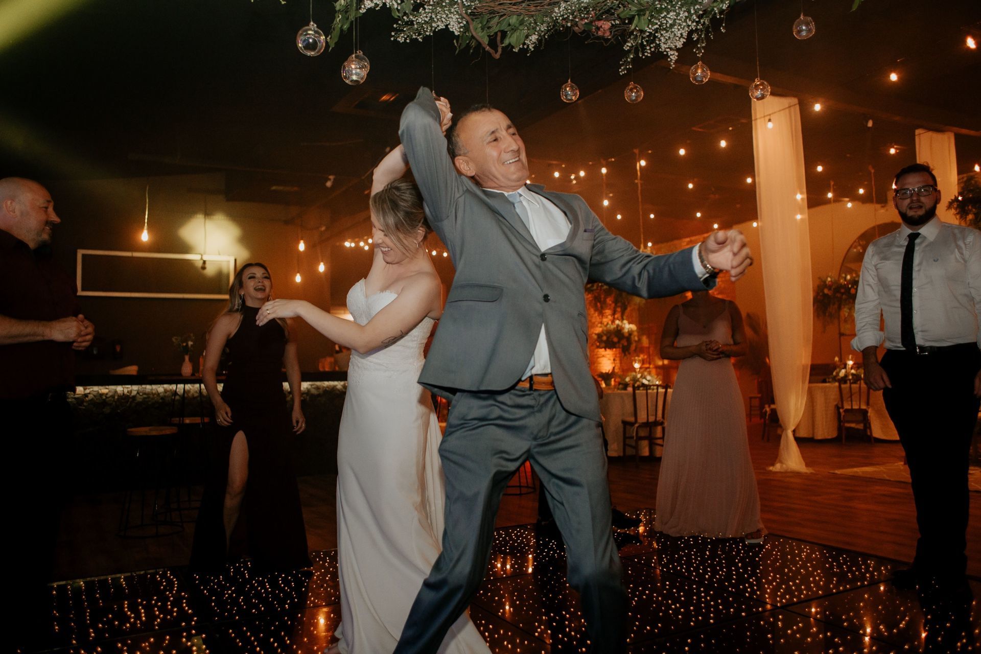 Foto Casamento no Vila dos Araçás Tami e Rogério Foto Casamento no Vila dos Araçás Tami e Rogério - Imagem 226