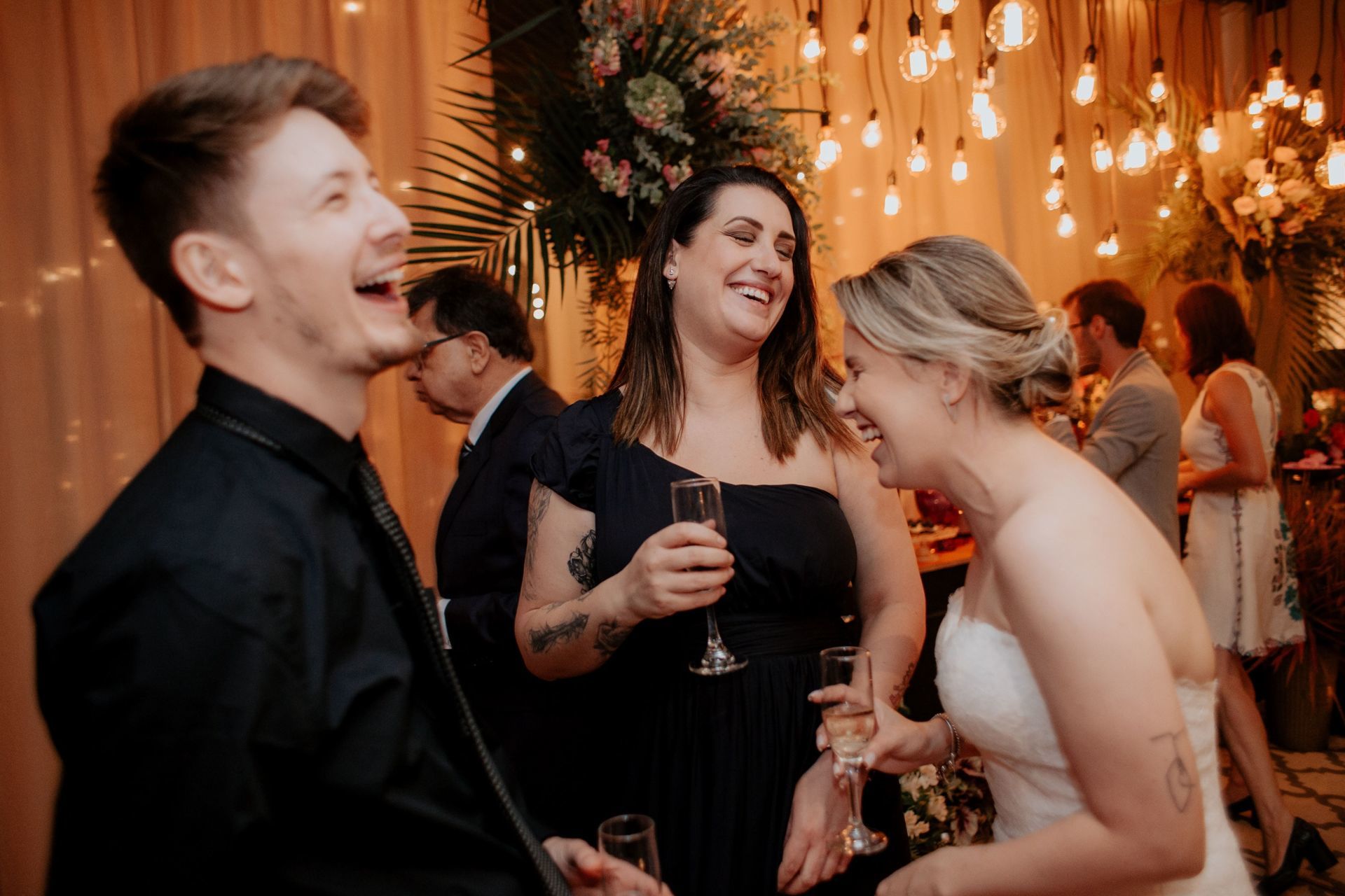 Foto Casamento no Vila dos Araçás Tami e Rogério Foto Casamento no Vila dos Araçás Tami e Rogério - Imagem 180