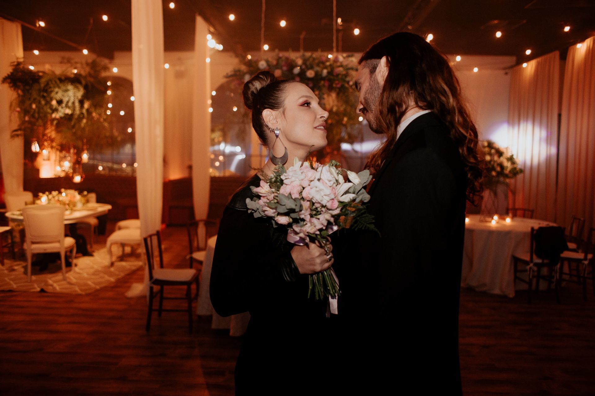 Foto Casamento no Vila dos Araçás Tami e Rogério Foto Casamento no Vila dos Araçás Tami e Rogério - Imagem 250