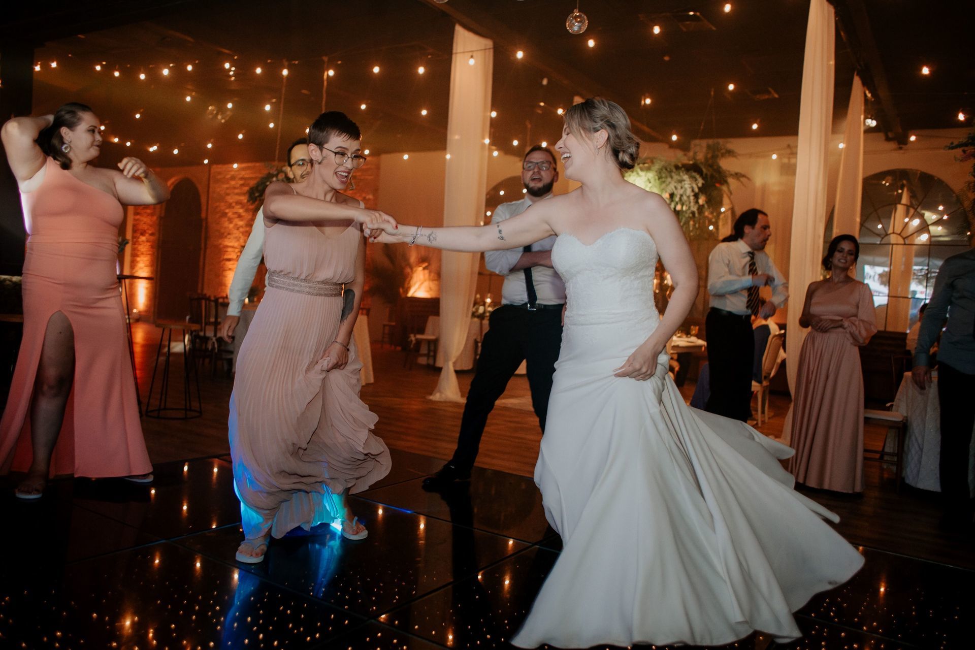 Foto Casamento no Vila dos Araçás Tami e Rogério Foto Casamento no Vila dos Araçás Tami e Rogério - Imagem 223