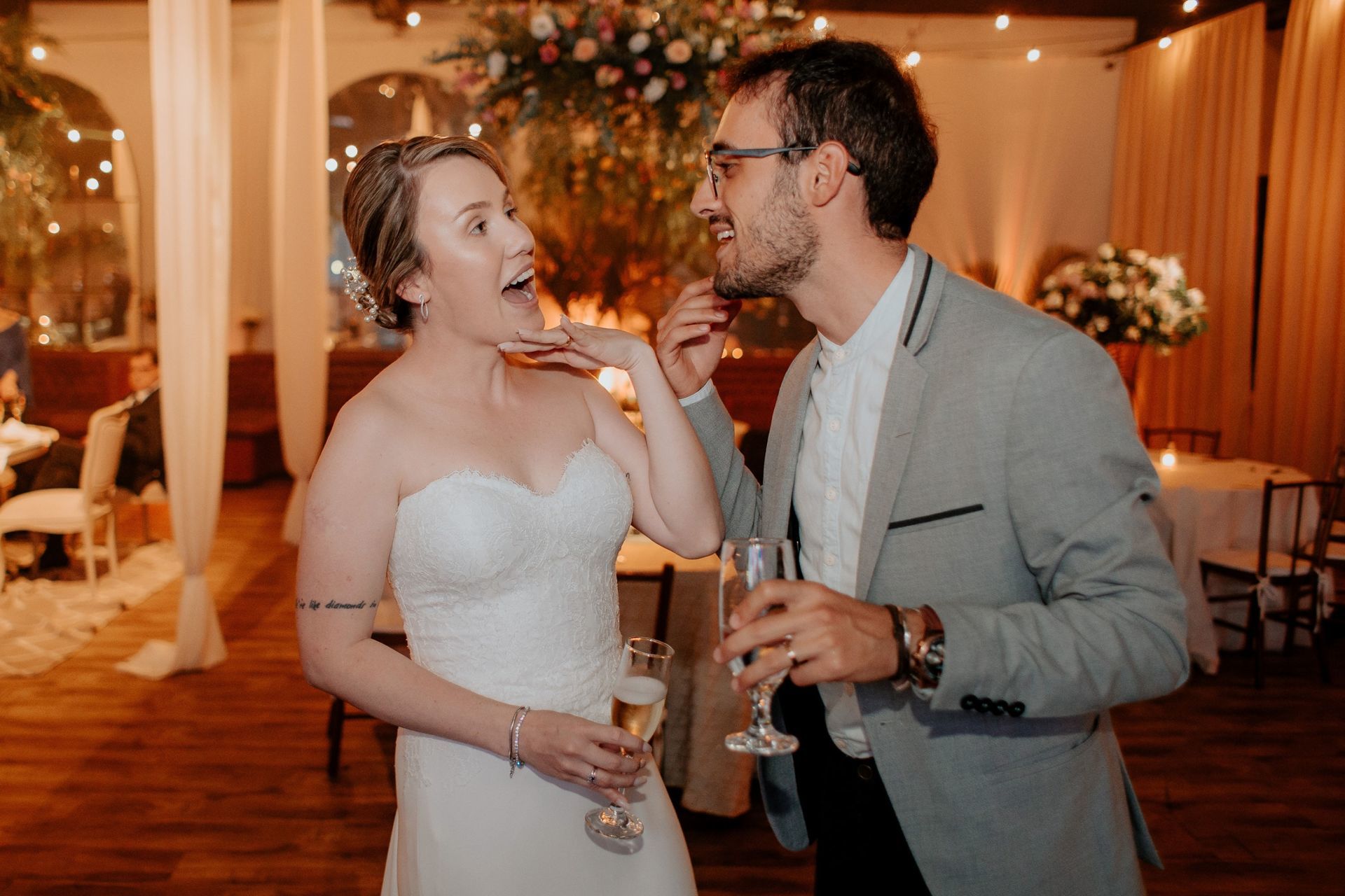 Foto Casamento no Vila dos Araçás Tami e Rogério Foto Casamento no Vila dos Araçás Tami e Rogério - Imagem 200