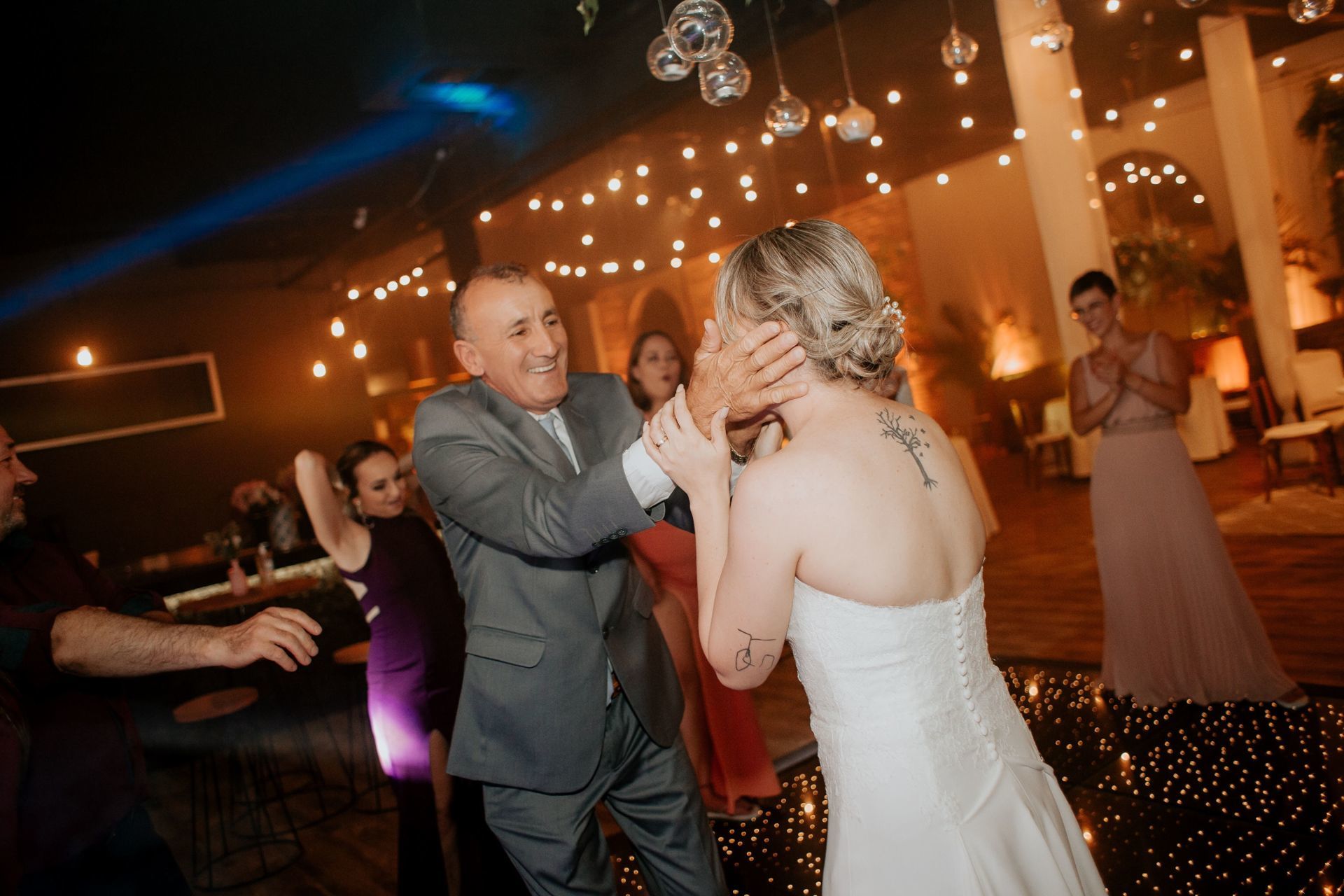 Foto Casamento no Vila dos Araçás Tami e Rogério Foto Casamento no Vila dos Araçás Tami e Rogério - Imagem 227