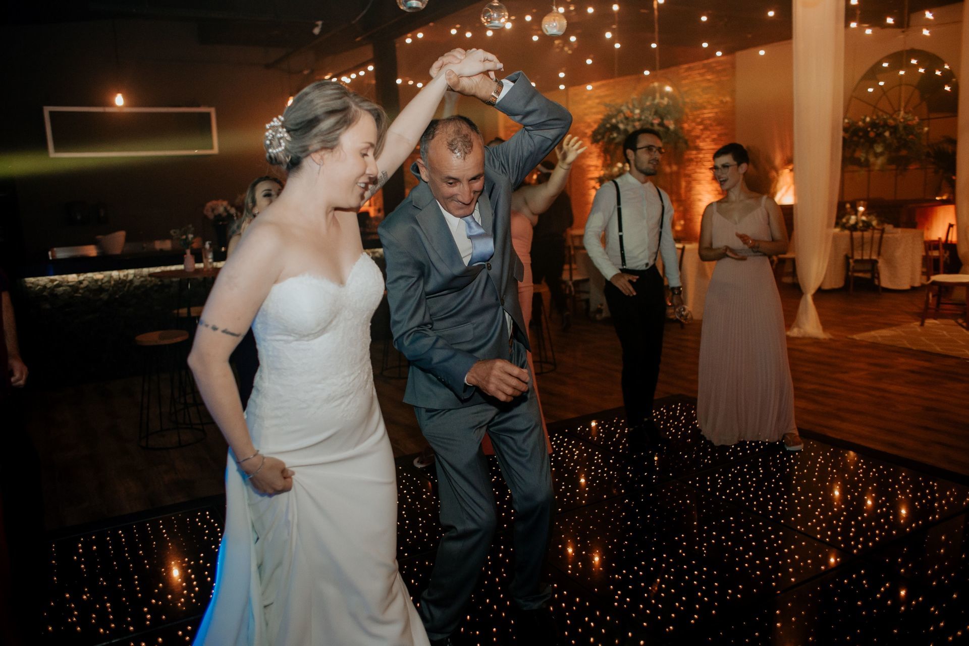 Foto Casamento no Vila dos Araçás Tami e Rogério Foto Casamento no Vila dos Araçás Tami e Rogério - Imagem 224