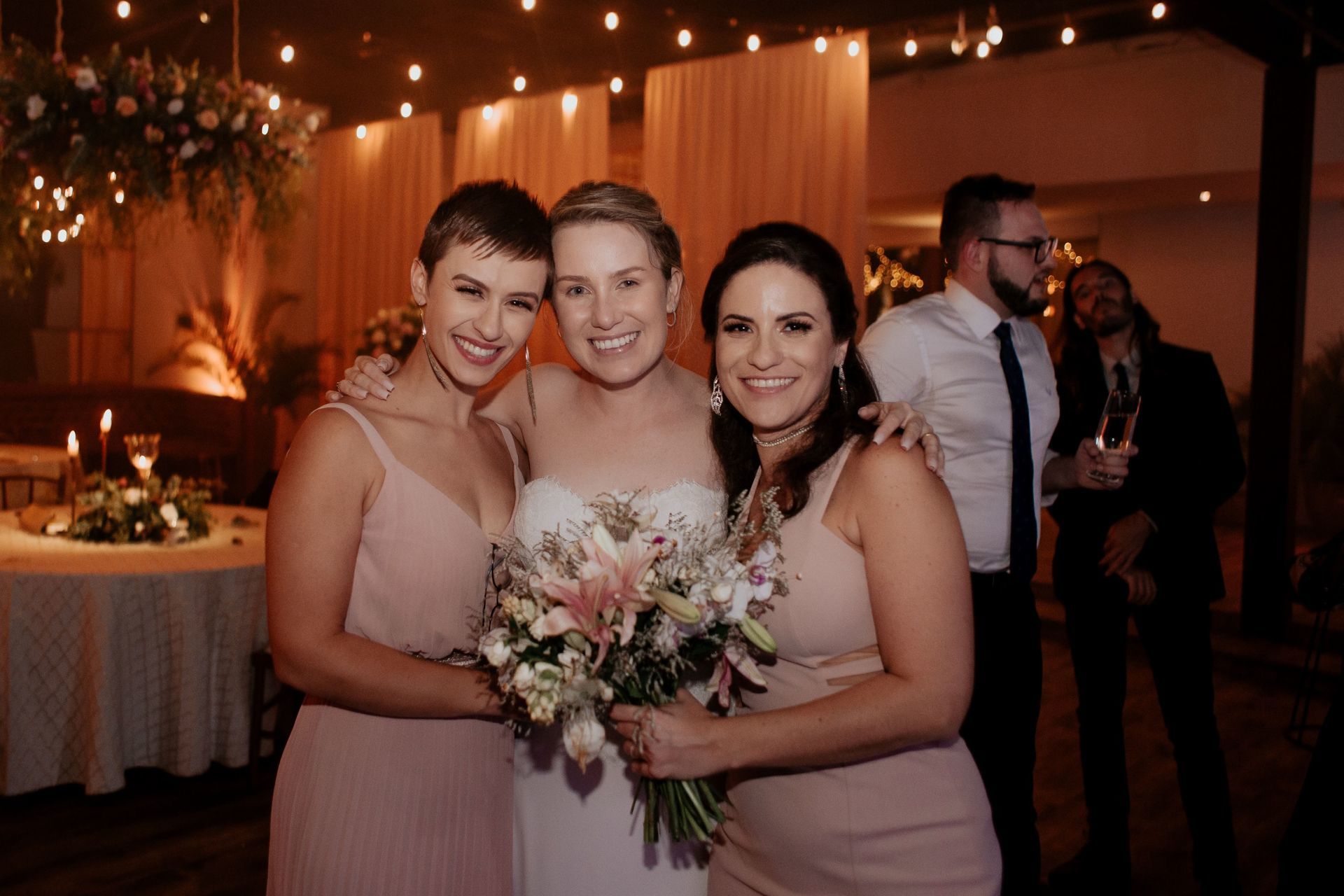 Foto Casamento no Vila dos Araçás Tami e Rogério Foto Casamento no Vila dos Araçás Tami e Rogério - Imagem 243